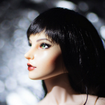 Кейра и кусок ткани