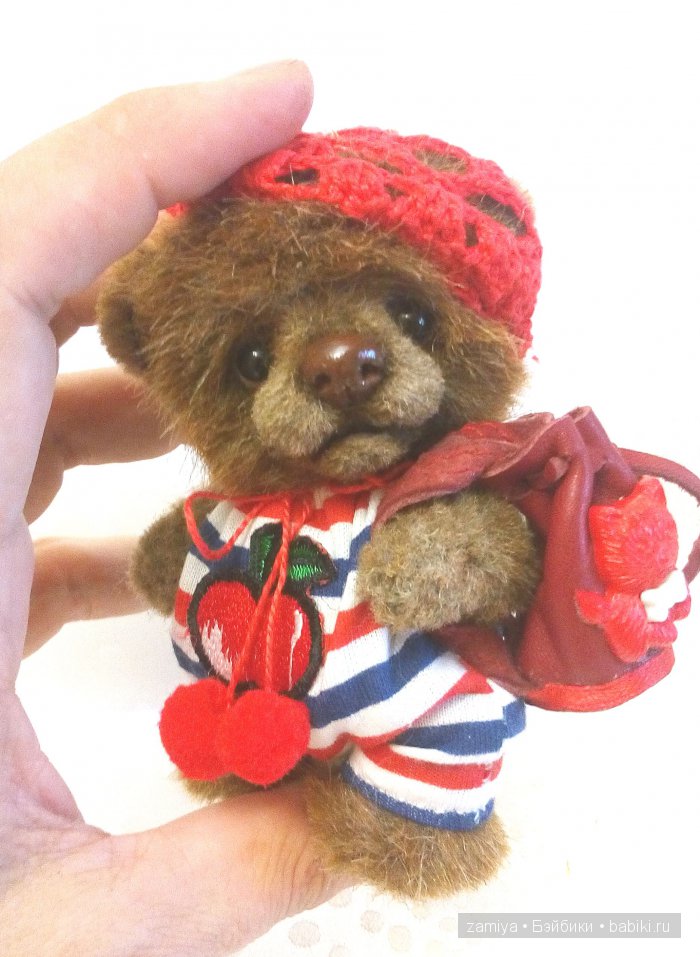 Малышок - любопытный мишка тедди