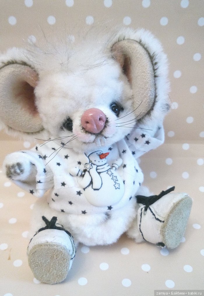 Хрумка - веселый мышонок. Авторская игрушка ручной работы (фото 2)
