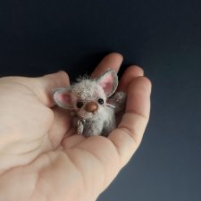 Крошка в ладошке