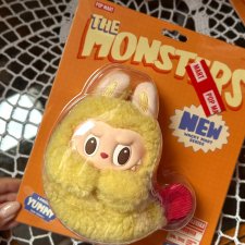 Продаю оригинального Labubu из новой серии Wacky Mart из магазина POP MART.
