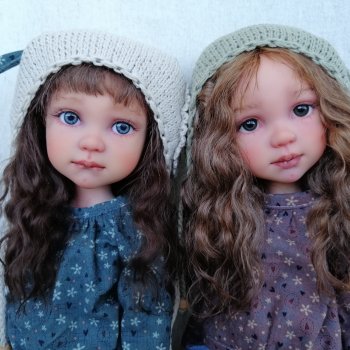 Диана и Дуняша. Мои первые, весенние девочки.