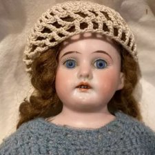 Прошу помощи знатоков антикварных кукол