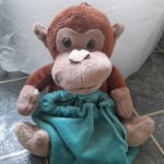 Игрушка Обезьянка  с мешком под конфетки