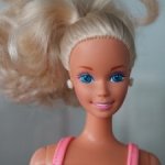 Fun to dress Barbie 1992