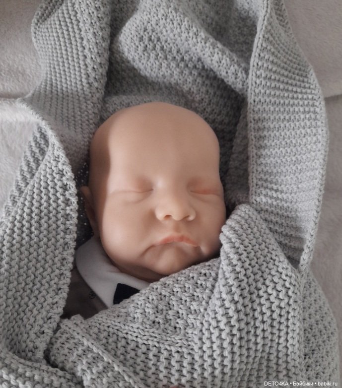 Это мой частично силиконовый малыш известного скульптора!