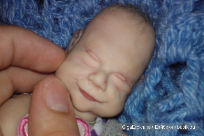 Спящая улыбашка из полимерной глины