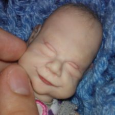 Спящая улыбашка из полимерной глины