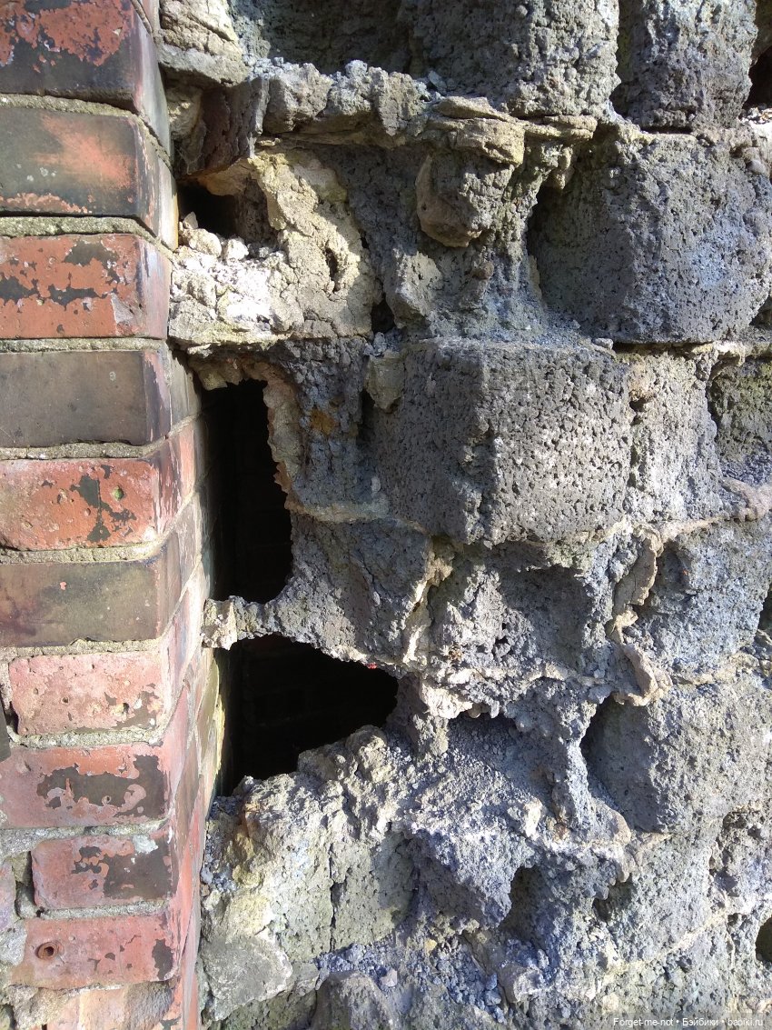 Кукла как стрит-арт объект