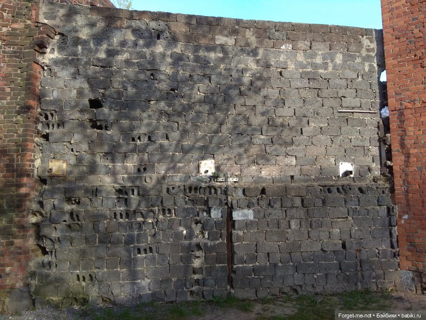 Кукла как стрит-арт объект (фото 2)