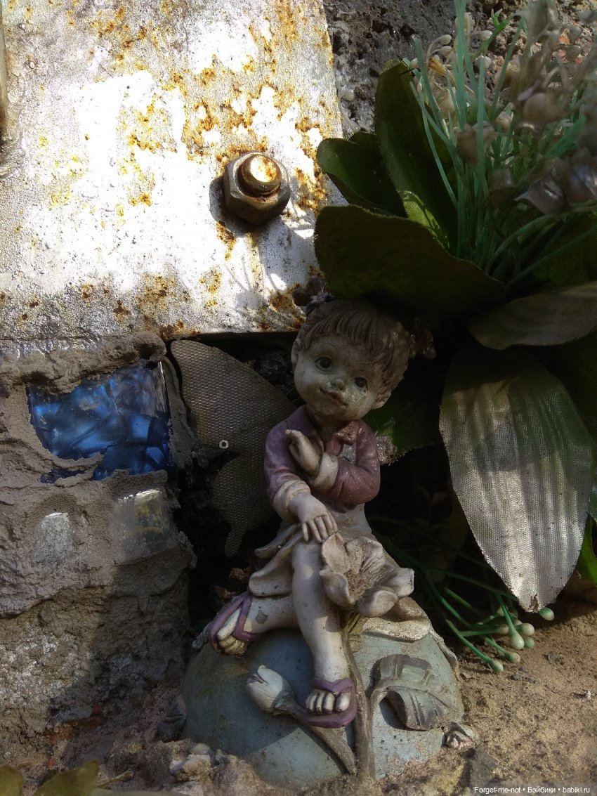 Кукла как стрит-арт объект (фото 8)