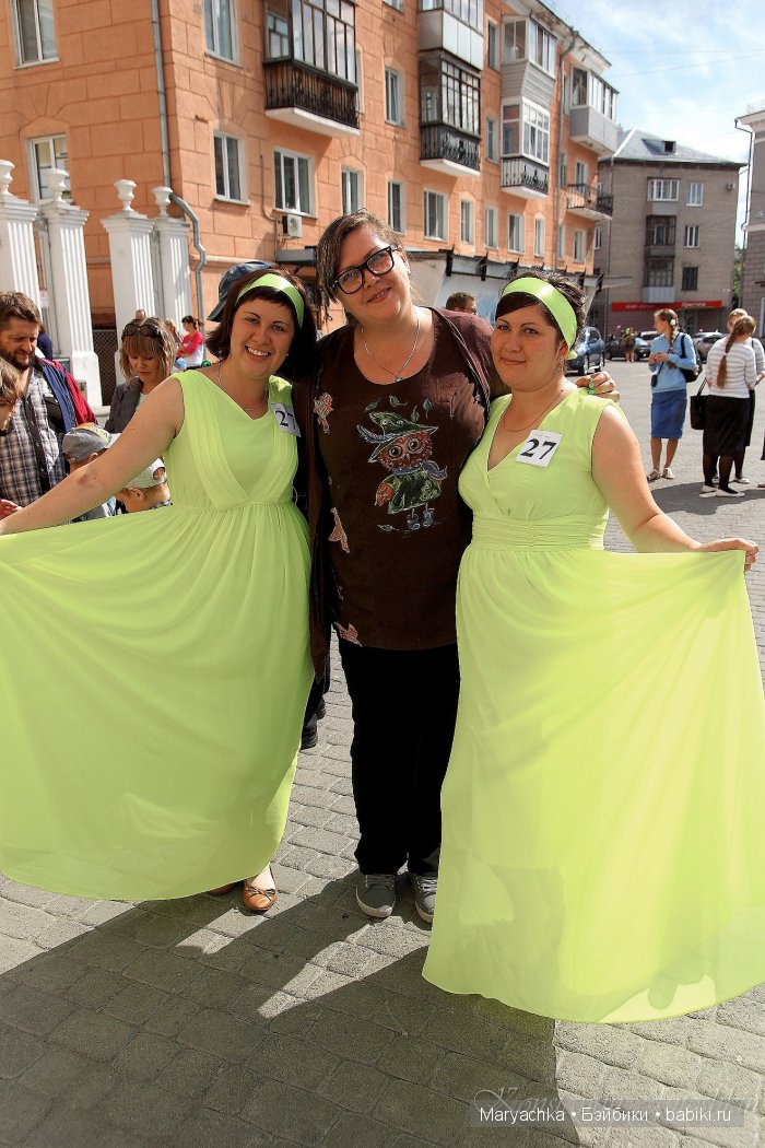 парад близнецов в Барнауле