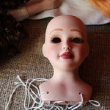 Новый образ для обычной фарфоровой куколки