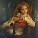 Девочка и кукла