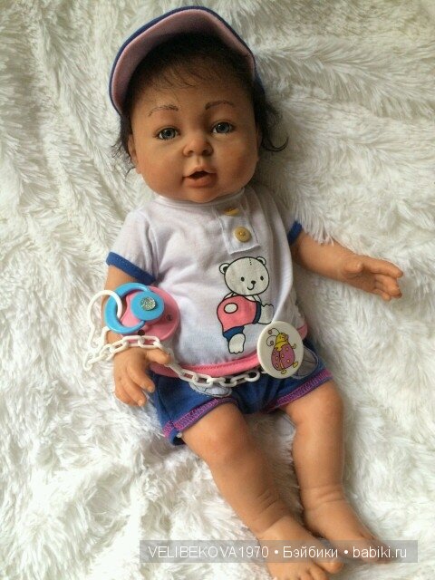 У Савушки темненькая кожа