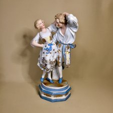 Танец для двоих . Бисквитный фарфор . Винтаж . Танец для двоих . Бисквитный фарфор . Винтаж .
