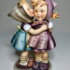 . Подружки . Hummel. Goebel. . Подружки . Hummel. Goebel.