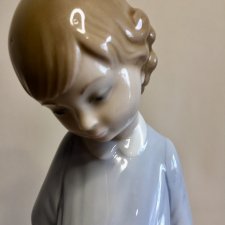 Девочка с мячом . Lladro., Испания Девочка с мячом . Lladro., Испания