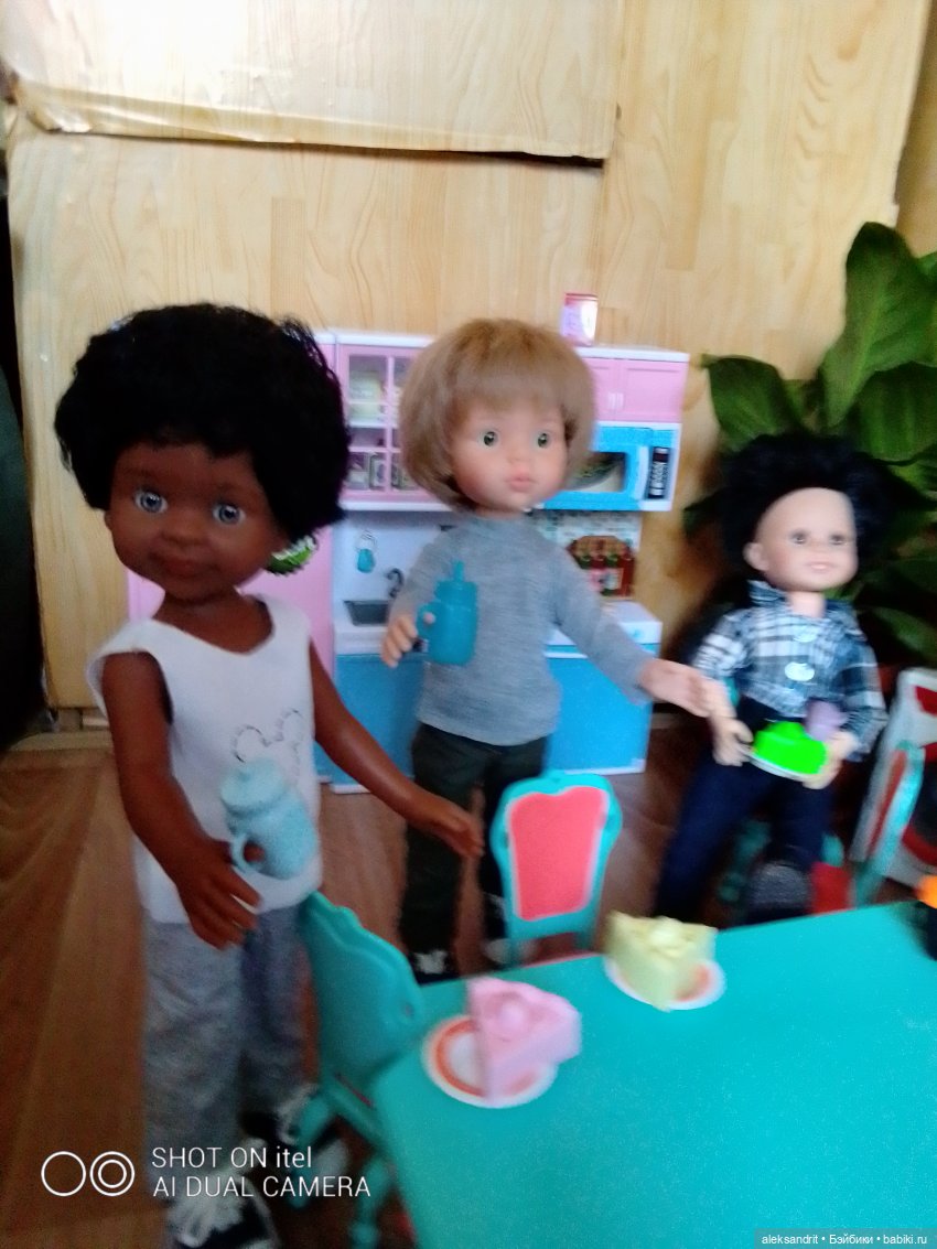 И снова мебель , или как мои мальчишки стулья собирали