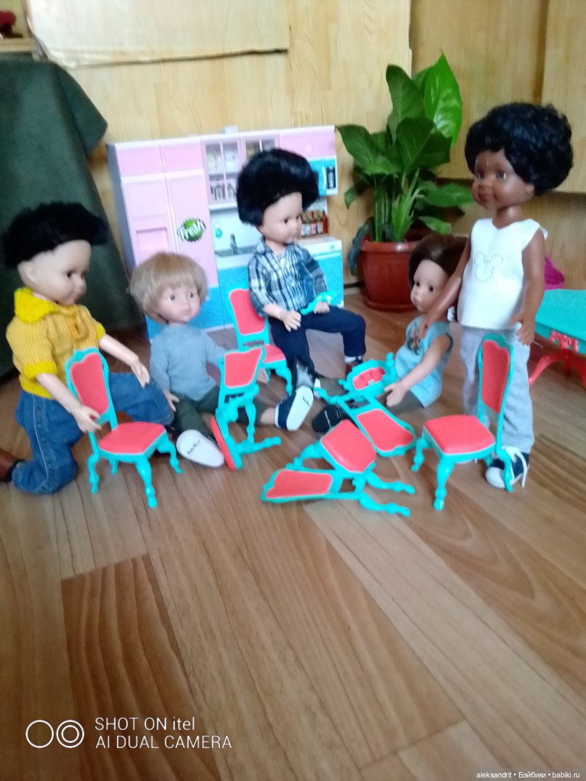 И снова мебель , или как мои мальчишки стулья собирали (фото 2)