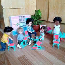 И снова мебель , или как мои мальчишки стулья собирали...