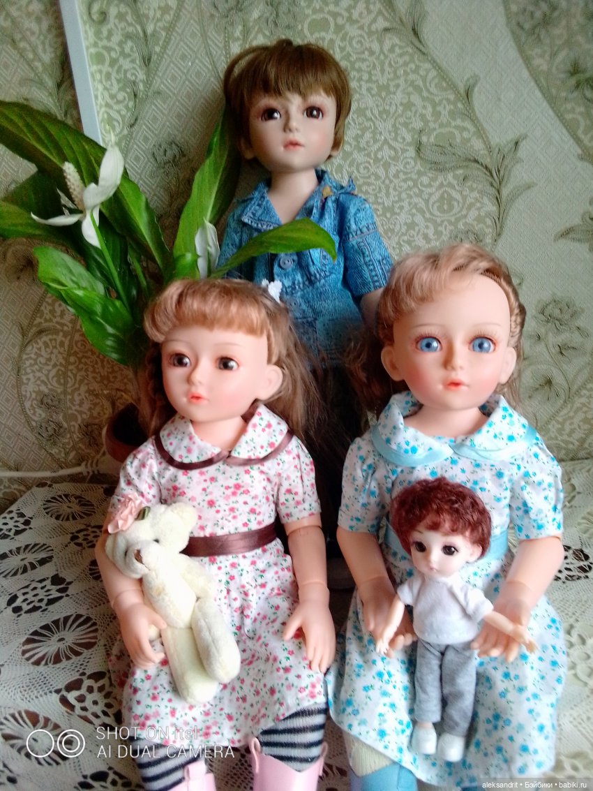 Принцессы и мальчик... или не совсем обычные куклы (фото 9)