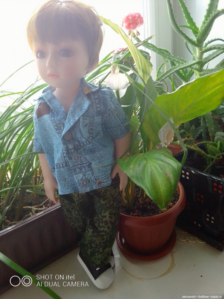 Принцессы и мальчик... или не совсем обычные куклы (фото 2)