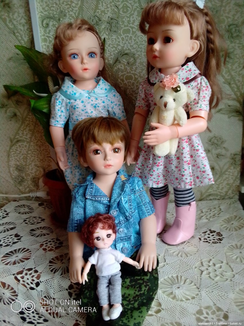 Принцессы и мальчик... или не совсем обычные куклы