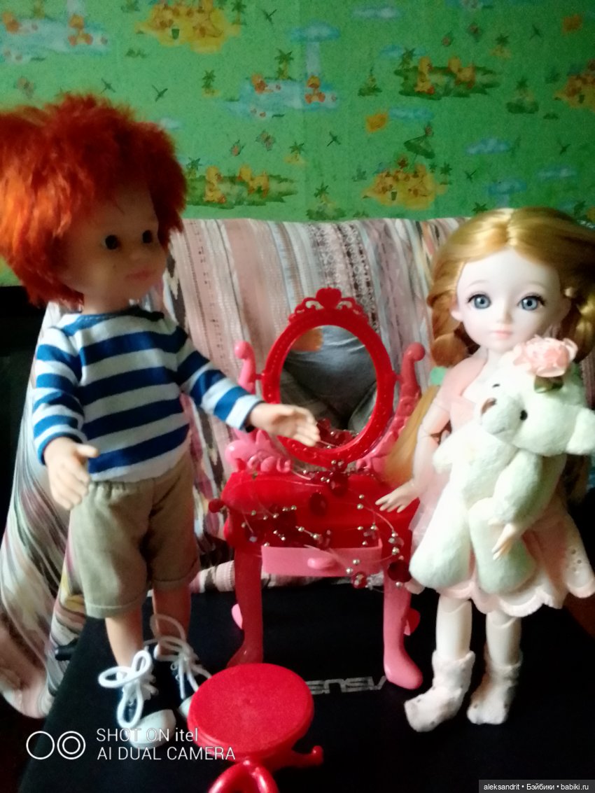 Такие разные покупки или кому мотоцикл, а кому и трюмо | Бэйбики Такие разные покупки или кому мотоцикл, а кому и трюмо