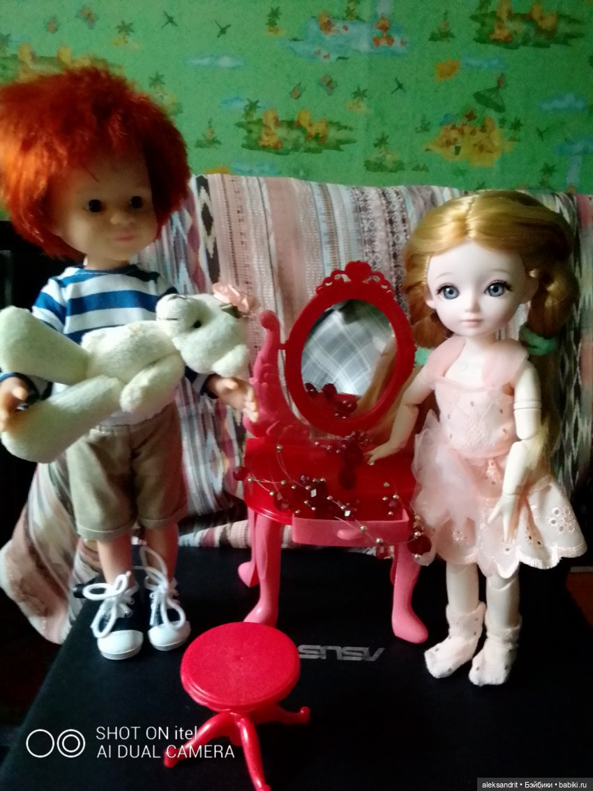 Такие разные покупки или кому мотоцикл, а кому и трюмо | Бэйбики Такие разные покупки или кому мотоцикл, а кому и трюмо