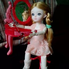 Такие разные покупки или кому  мотоцикл, а кому и трюмо