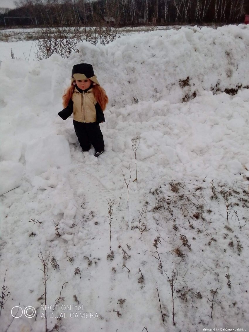 сугробы выше куклы