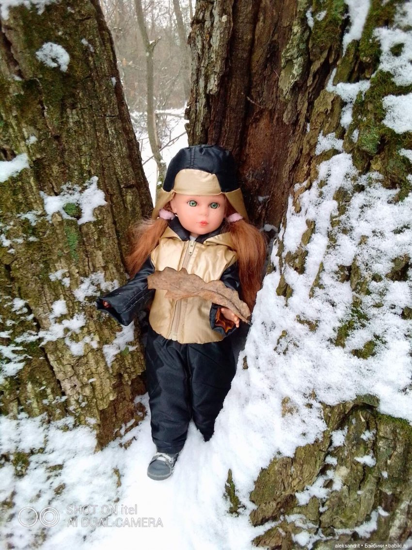 Прогулка по зимнему лесу ...и пора показать кукол и их наряды