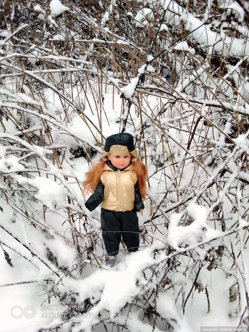 Прогулка по зимнему лесу ...и пора показать кукол и их наряды