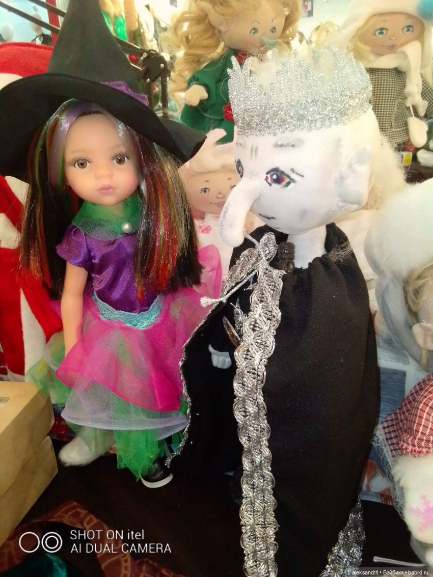 Подготовка к Новому году или преображение давно забытых на полке кукол... продолжение (фото 8)