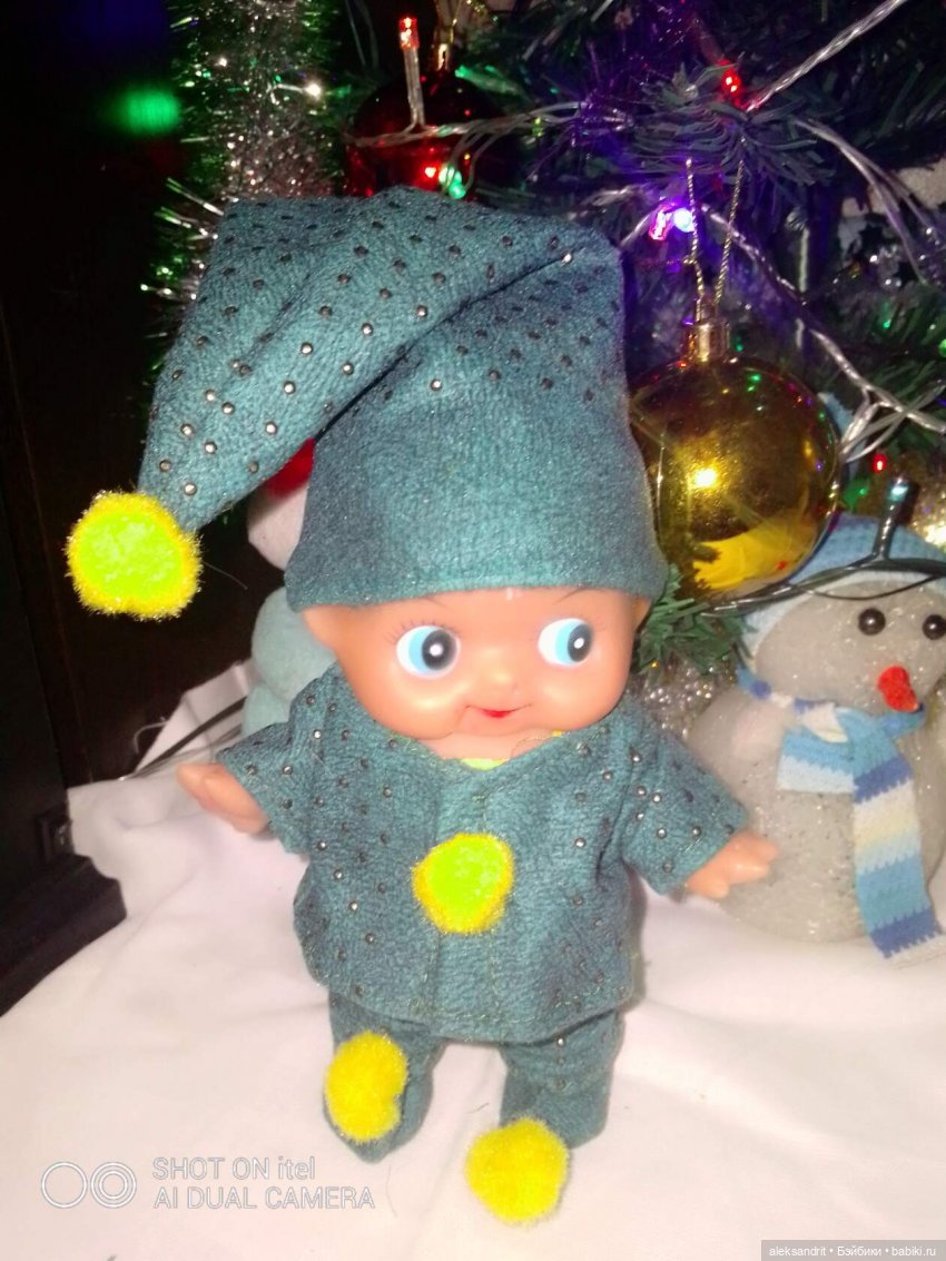 Подготовка к Новому году или преображение давно забытых на полке кукол... продолжение (фото 2)