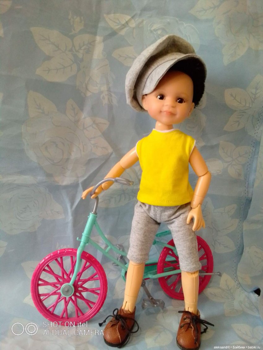 Мои куклы, начало показа моих кукложителей......паолки ..Мальчишки тоже любят наряжаться