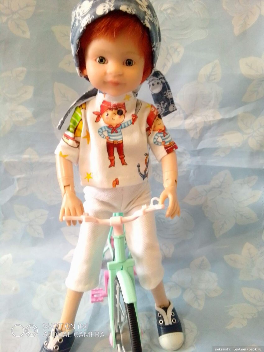 Мои куклы, начало показа моих кукложителей......паолки ..Мальчишки тоже любят наряжаться