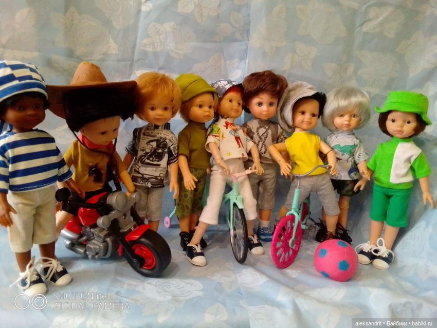Мои куклы, начало показа моих кукложителей......паолки ..Мальчишки тоже любят наряжаться (фото 2)