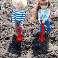 Воспоминание о прошедшем лете ...или как мы клубнику пересаживали