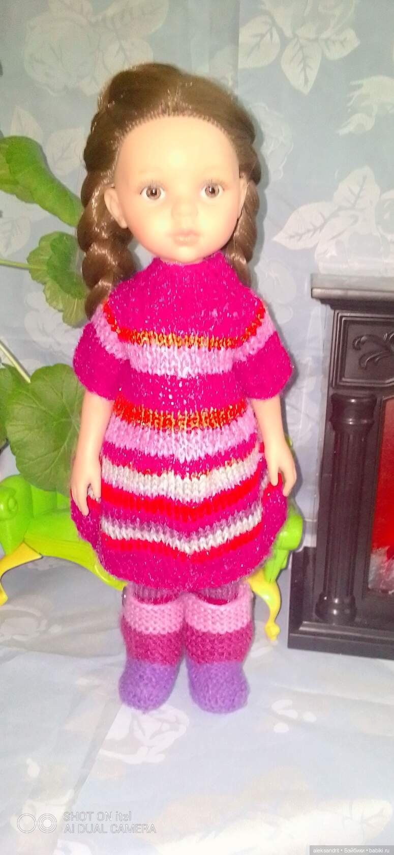 Вязанные наряды для кукол......утеплились