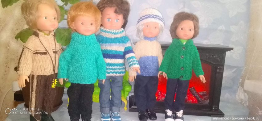 Вязанные наряды для кукол......утеплились (фото 3)