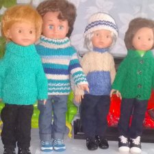 Вязанные наряды для кукол......утеплились
