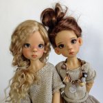 Большие маленькие девочки. Близняшки? Kaye Wiggs