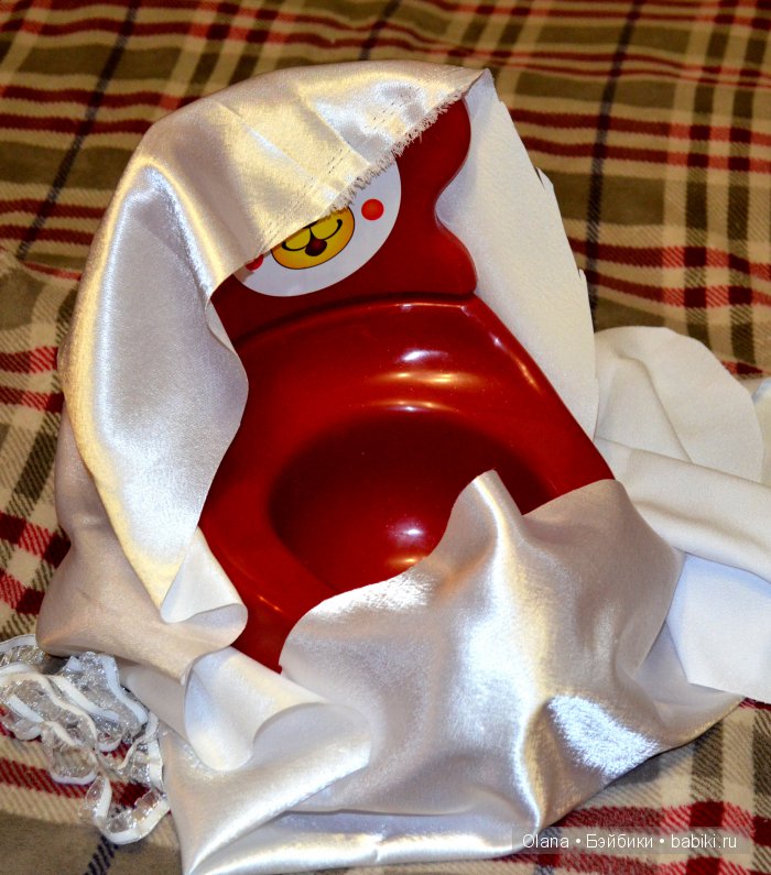 Удобный кукольный пуфик из детского горшка (фото 3)