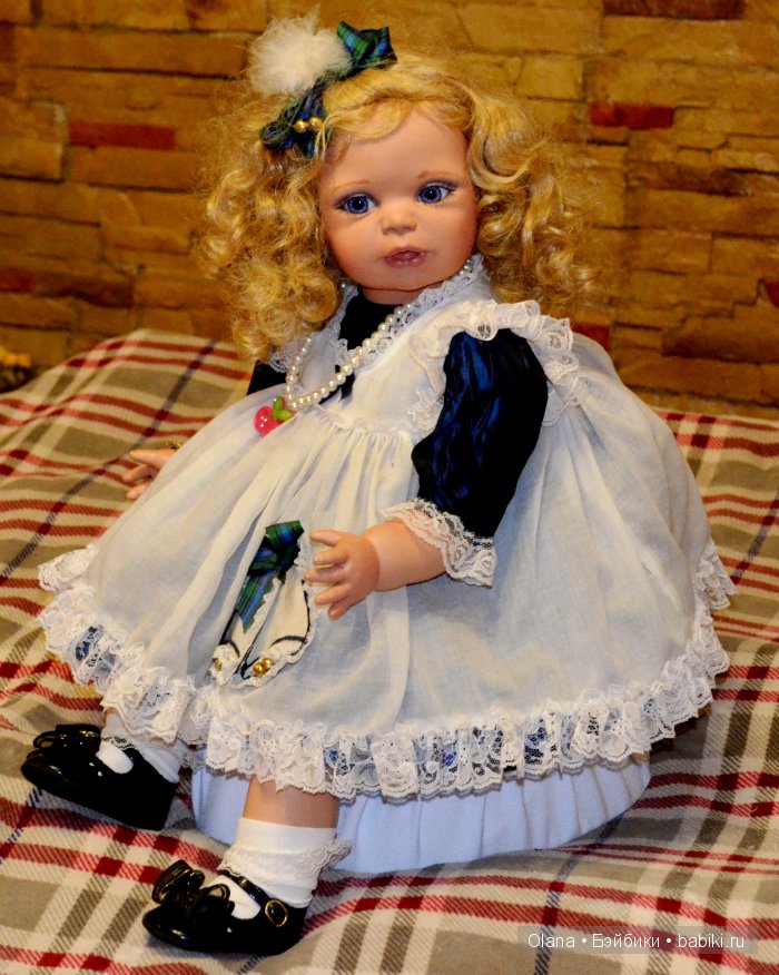 Удобный кукольный пуфик из детского горшка (фото 10)