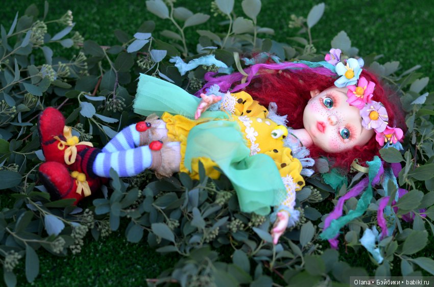 Малышка Калинка радуется киевской весне