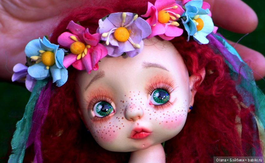 Малышка Калинка радуется киевской весне