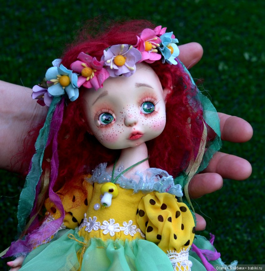 Малышка Калинка радуется киевской весне