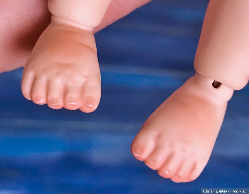 Шарнирный младенец БЖД Агуля примеряет бантики (фото 8)